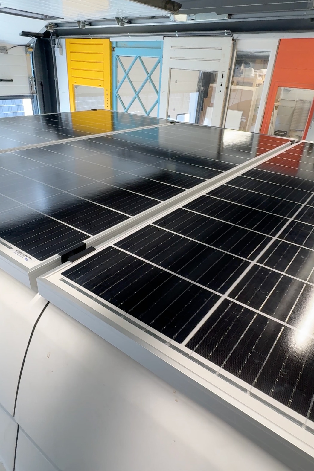 Elektrakit met zonnepanelen